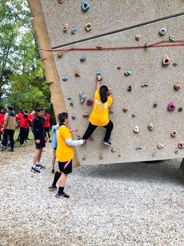 Aujourd'hui, les élèves du <a href="/ClgSimoneVeil/">Collège Simone Veil</a> se sont surpassés malgré la pluie lors du raid des collégiens. Bravo à notre équipe d'élèves et aux enseignants d'EPS👏 du collège. Merci <a href="/unss_versailles/">UNSS Versailles</a> et <a href="/valdoise/">Département du Val d'Oise</a> pour la parfaite organisation.