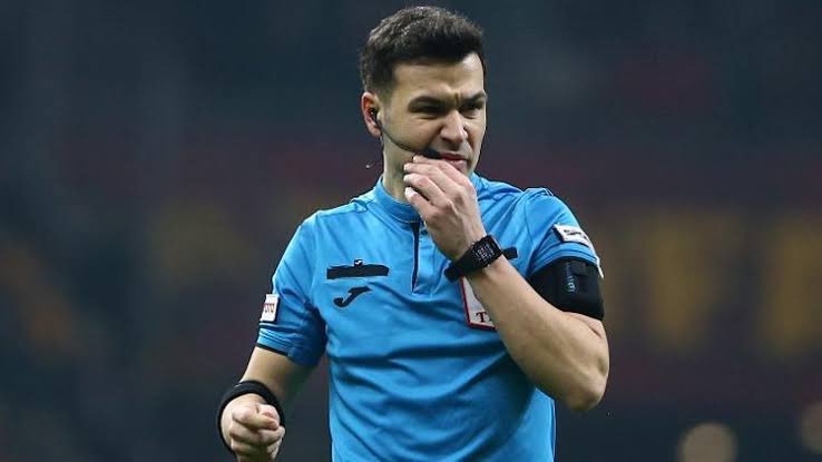 FenerGlobalOrg's tweet image. #SONDAKİKA🔥🔥🔥🔥

Ve F.Bahçe de hakem kellesi aldı!.

TFF&apos;yi ziyaret netice verdi.

Cihan Aydın; konulduğu FIFA listesinden çıkarıldı.

Bugün iki hakem ingilizce sınavına çağrıldı.

📌(@ofunal)