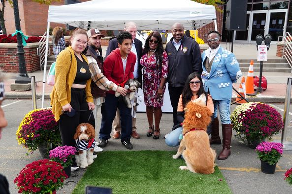 NJRoselle's tweet photo. Calling all humans and dogs - this Saturday is our Doggie "Pawrade". Bring the family out from noon to 4pm and "Pawty" on Chestnut Street. We're looking for best doggie costumes, cutest pooch, along with other awards to be given out. Food and music for the humans. https://t.co/sExXshYoDe