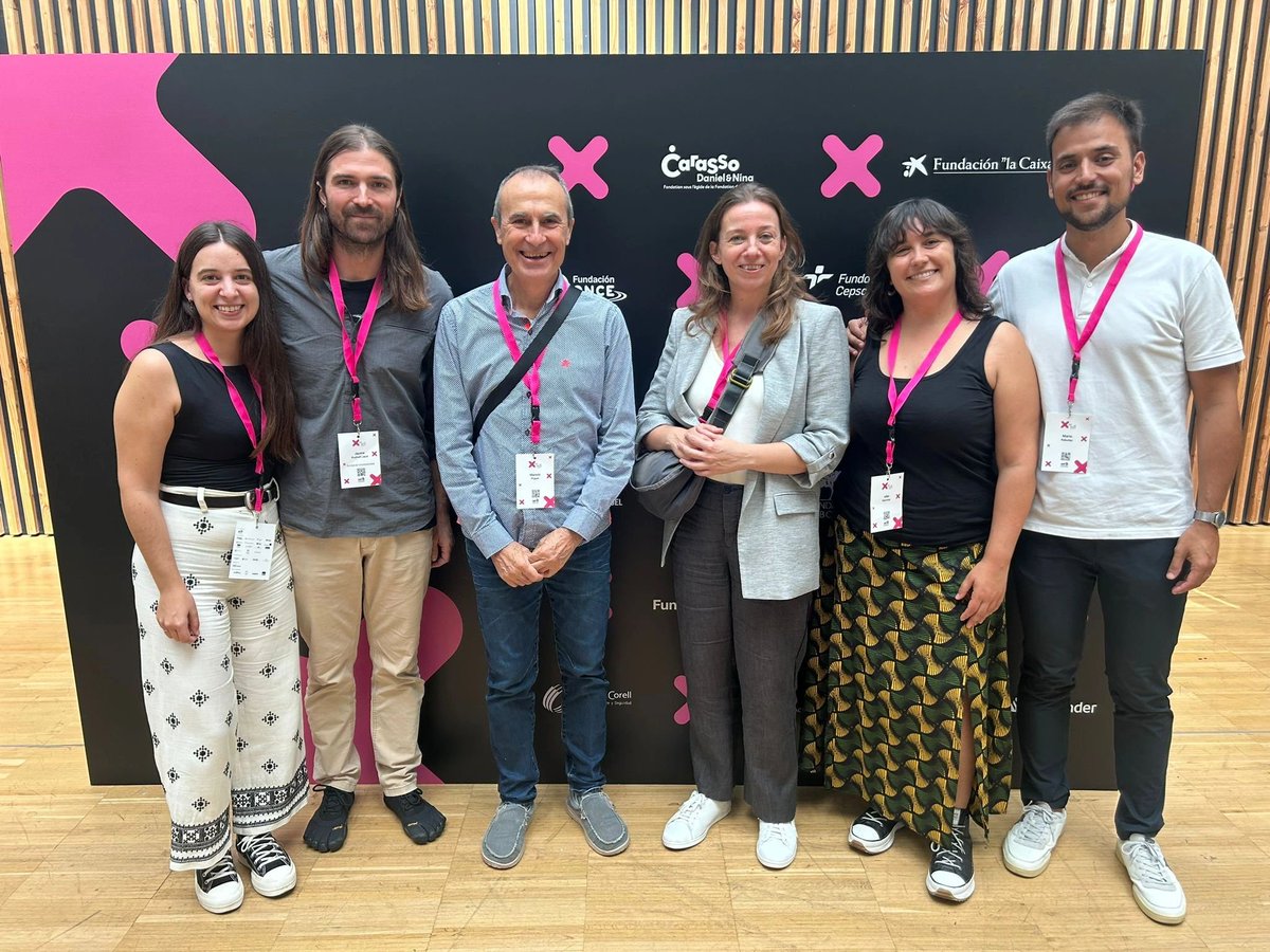 Novessendes's tweet photo. El nostre equip ha estat aquests dies a #DEMOS2024 organitzat per @AEF_fundaciones , compartint aprenentatges i experiències amb altres fundacions.
La nostra directora ha explicat junt amb @fhortasud i @FCRaimatLleida explicant què són les fundacions comunitàries🌱 https://t.co/ifPVxBD5Zi