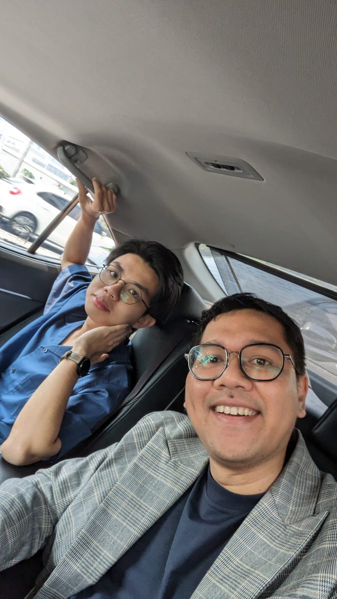 forkevinlius's tweet photo. Malem gaezzz~
Berhubung minvin fomo eakk, KUYYY KITA MAIN KUIZ ABT IMKEV (Ka Iman-Kevin)😍

Monggo diisi soal ujiannya sekarang! Kita lihat seberapa tau kalian melihat interaksi bapak kost dan anak kost yang satu ini 🤭

Yang udah selesai ujian, setor nilai di rep dong😙🫰🏻

📎https://t.co/0wMfQ1yxEd

#imkevin x #askIU x #kevmistry❄️