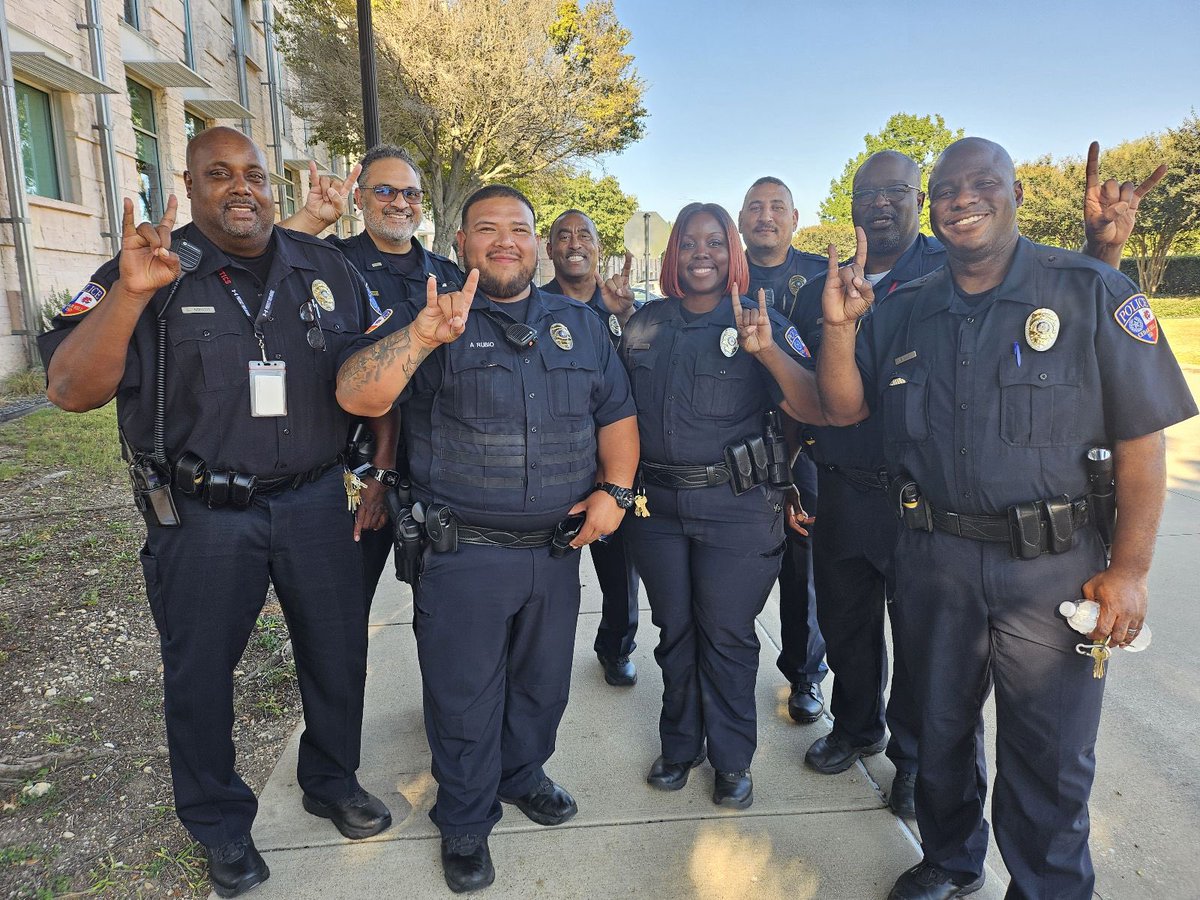 Our guys were out last night during NNO building positive community relationships! #NNN2024 #chisd #chisdpd