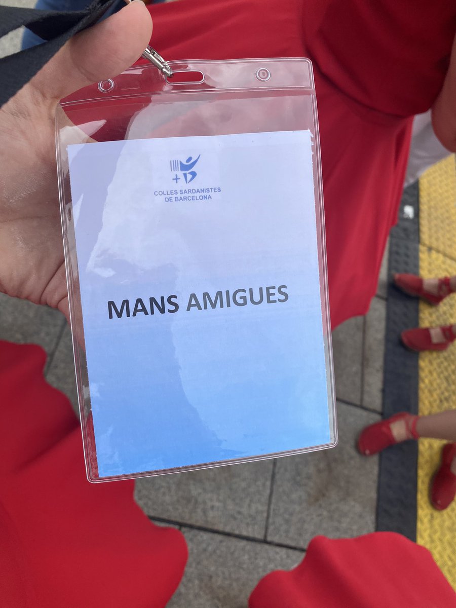 Colla Mans Amigues tweet media