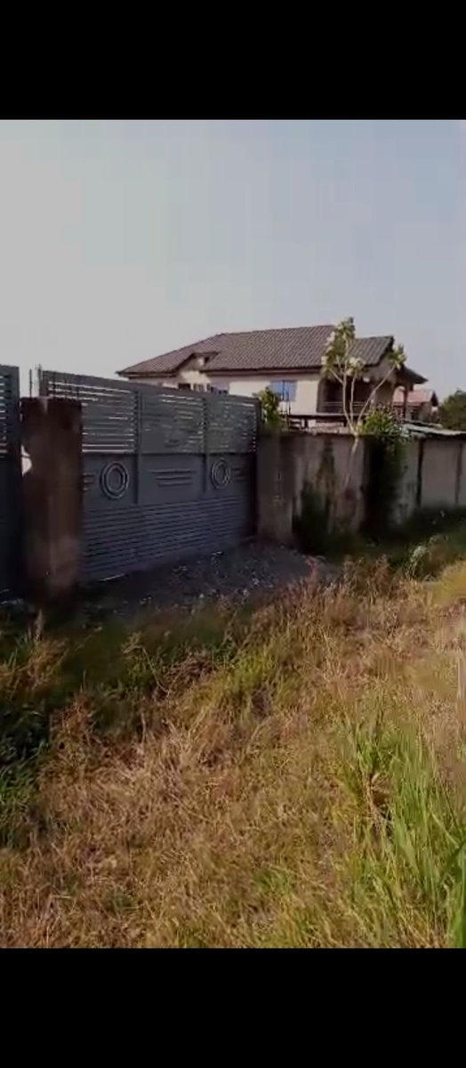 A well fenced and gated 100 X 80 plot of  land for sale at Gbetsele after Michel camp. Contact: 0558850032