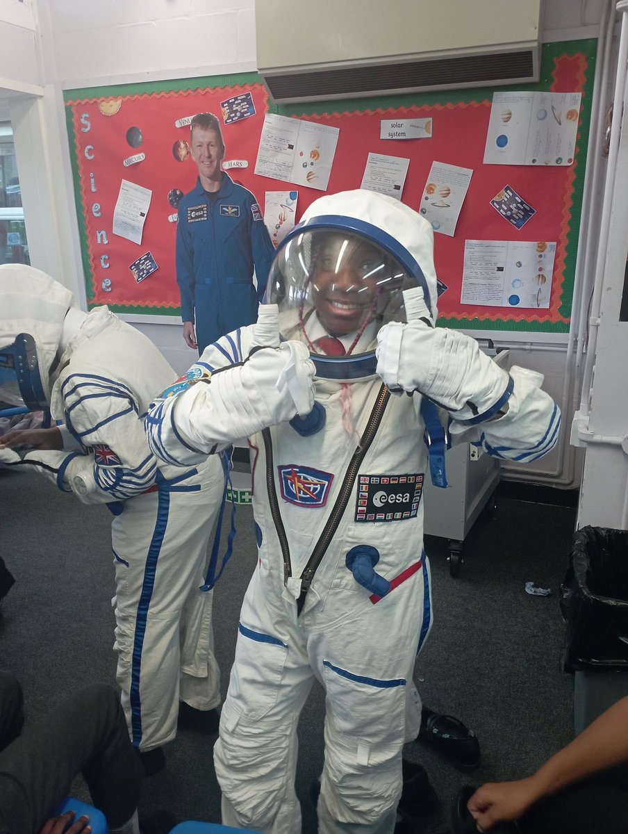 headstfidelis's tweet photo. Year 5 are having a very exciting afternoon learning about all things Space with talks from real astronauts! https://t.co/R3Rh8qylId