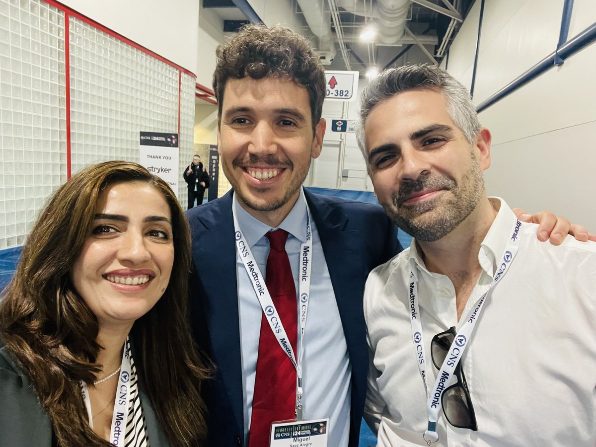NOORMALIKAbdul1's tweet photo. Great seeing mentors, colleagues and mentees at #CNS2024 #CNS updates #mayoclinic #akuglobal #uoftokyo https://t.co/vQlqp3EvR8