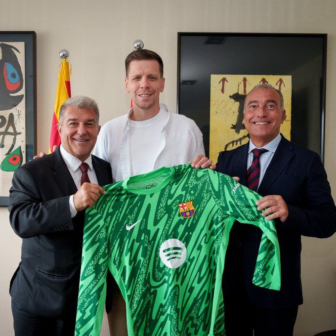 SportsRooter's tweet photo. FC Barcelona and Wojciech Szczęsny have finalised an agreement for the goalkeeper to join the club until June 30, 2025. #FCBarcelona #FCBLive https://t.co/MYEGvRy2q5