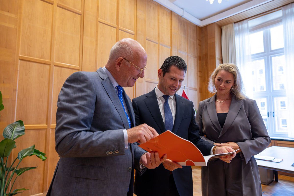 Net van <a href="/FME_NL/">FME</a> de beleidsagenda 'Een sterker, slimmer en groener Nederland' aangenomen. De technologische industrie is onmisbaar voor ons verdienvermogen en onze innovatie. Samen werken we aan innovatiebeleid om Nederland in de top 5 van meest concurrerende economieën te houden.