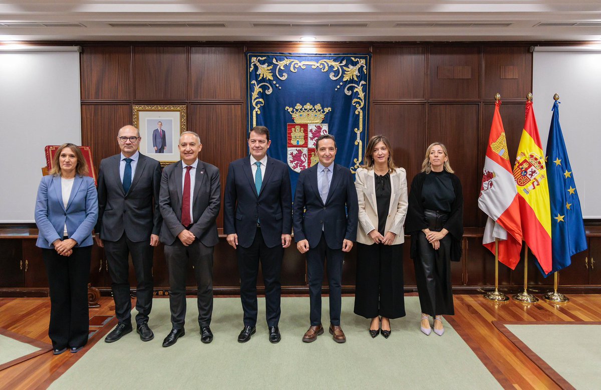En el encuentro cordial mantenido con los representantes de la <a href="/usal/">Universidad de Salamanca</a>, <a href="/UVa_es/">Gabinete de Comunicación Universidad de Valladolid</a>, <a href="/unileon/">Universidad de León</a> y <a href="/UBUEstudiantes/">Universidad Burgos</a>, hemos alcanzado un consenso para avanzar en la implantación de nuevos grados.

Desde la <a href="/jcyl/">Junta de Castilla y León</a> seguiremos garantizando la calidad y excelencia educativa de #CastillayLeón.