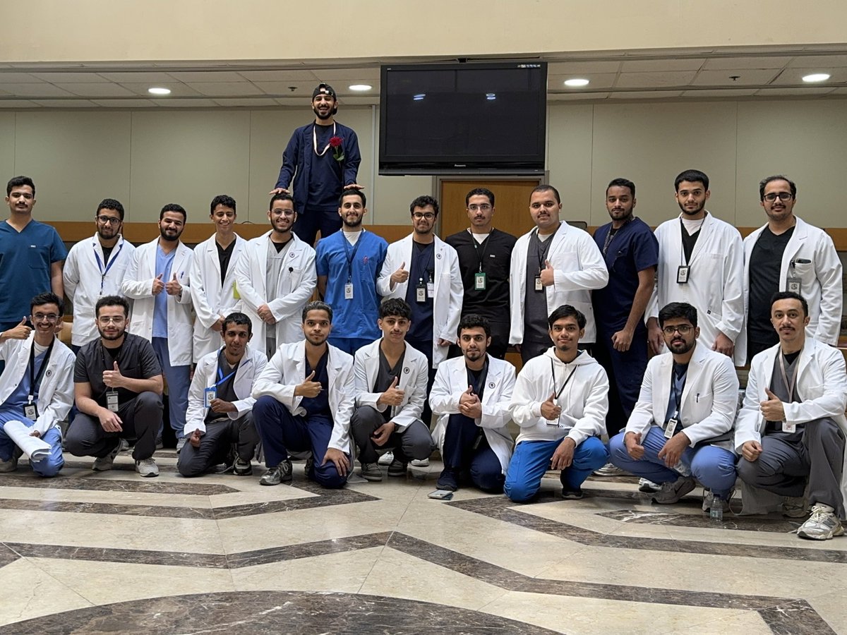 شكرًا #Med23 من كل اعماق قلبي على هذا الموك الرهيب واللي كسر حاجز الخوف والرهبة للأغلب في اختبار ال OSPE

اسأل الله ان يبارك فيكم ويجعل ايامكم ومسيرتكم مليئة بالسعادة والفرح والنجاح🤍