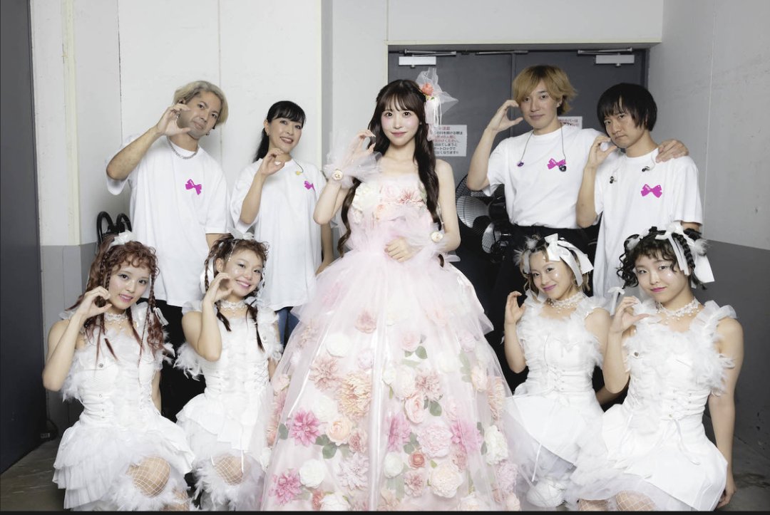 hiroyuiforever's tweet photo. 最初の花の衣装は、どこの星のお姫様かと思ったし、ゆい丈の衣装は羽根がふわふわで可愛かった🪽
ダンサブルな曲もやってくれて、どんな曲もやれちゃって、スーパーアイドル通り越して、ハイパーアイドルや😚💚🤍
やっぱり最強、うちの姫☝️✨✨
#ふるっぱー
#櫻井優衣
#ゆいと10周年
#popnroll https://t.co/CA8uuFpm6O