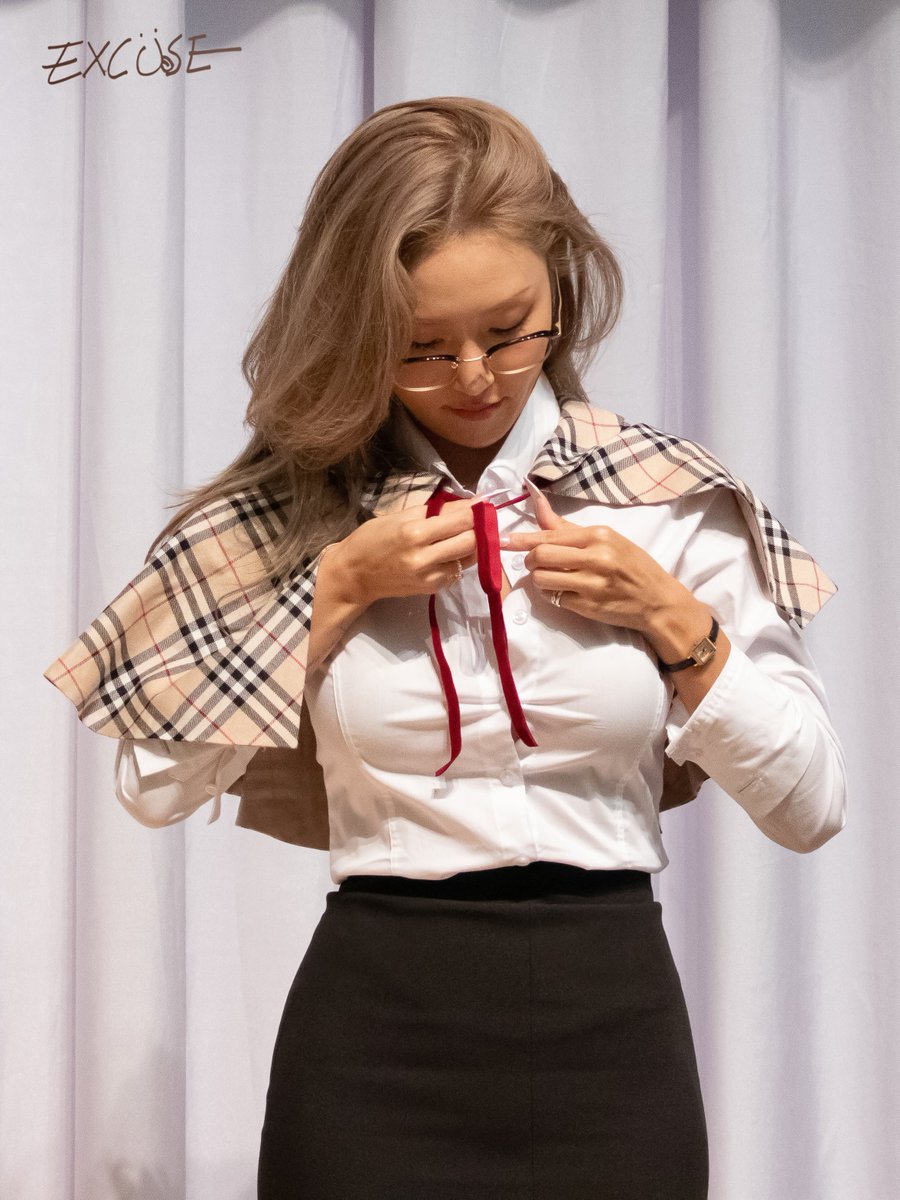 240927 애플뮤직 팬싸인회 화사 

 🔍

#마마무 #화사 #MAMAMOO #HwaSa