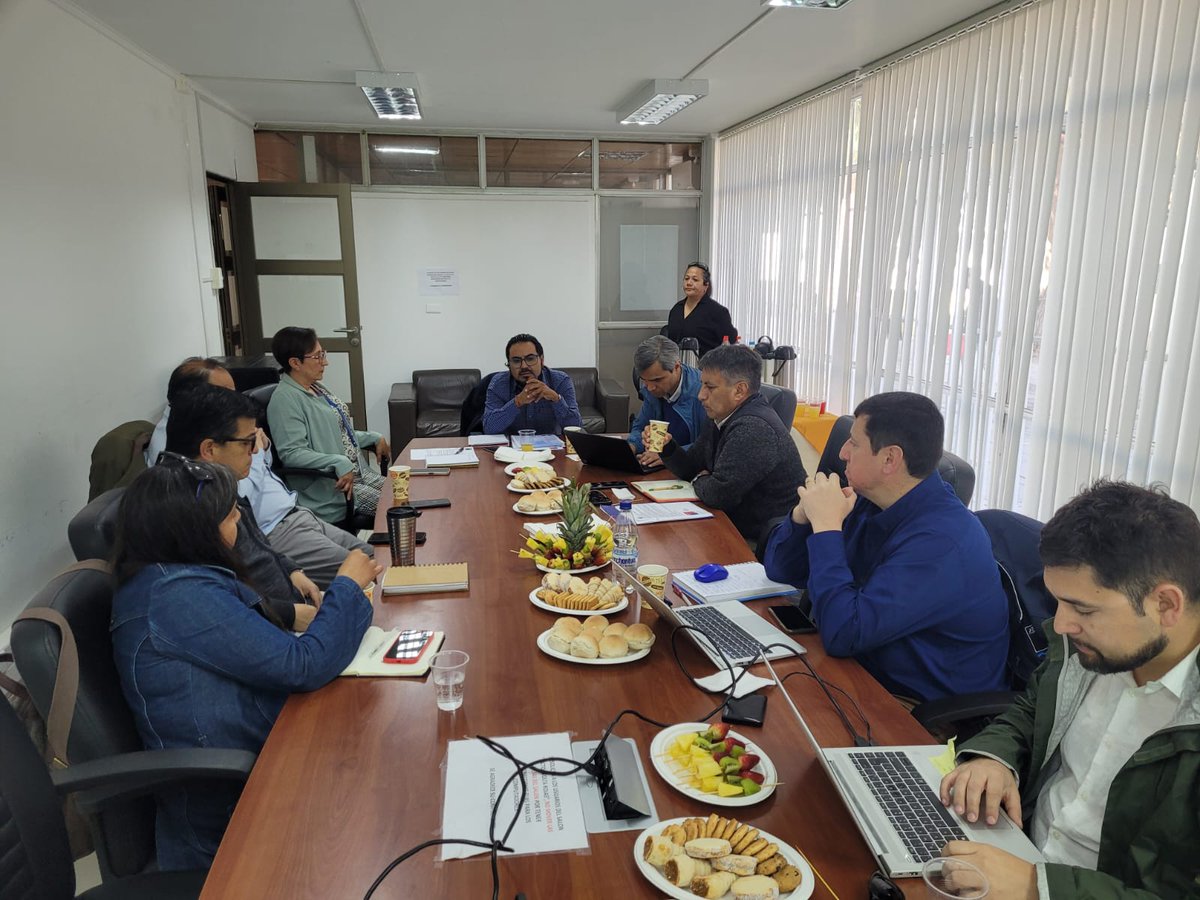 MinagriAtacama's tweet photo. 💧 Seremi @ccortesolivares preside la 1era sesión de la Comisión Regional de Riego, formada por @INDAPAtacama DGA y DOH de @MOP_Atacama @CorfoAtacama @CNRCHILE @CONADI_Gob @goreatacama.
✅️Análisis de la infraestructura de Riego 
✅️Presupuesto para ejecución de nuevas obras https://t.co/URD5fccMhq