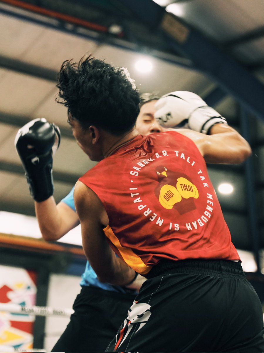 RULe x Bagi Tinju collab drop! 

You won’t want to miss out on this one. If you’re into boxing or just love good sportswear, this jersey is a must-have! Pre-order yours before it’s gone.

tinyurl.com/54hsbm7a