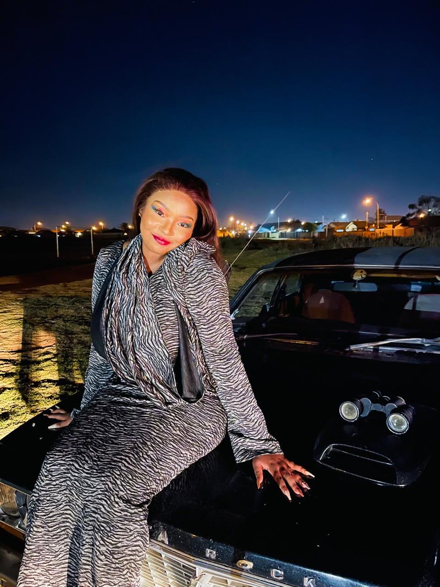 Rethabile Khumalo (@rethabile_rsa) on Twitter photo ๐ ๐