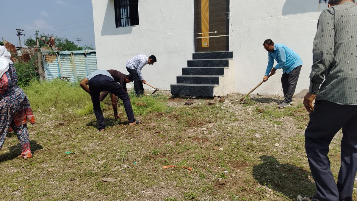 જોટીગડા ગામ ખાતે ખાસ ગ્રામ સભા રાખવામાં આવેલ જેમા તલાટી કમ મંત્રીશ્રી,ગ્રામ પંચાયતના સભ્યો,સરપંચ,શાળાના આચાર્ય તેમજ આરોગ્ય કર્મચારી સાથે ગંદા પાણીનો સંગ્રહ ન થાય તેની તકેદારી,રોગચાળા,સ્વચ્છતા અભિયાન વિષે માહિતી તથા ઓડીએફ GPDP પ્લાન તથા મનરેગા લેબર બજેટ વિગેરે ચર્ચા કરવામા આવેલ