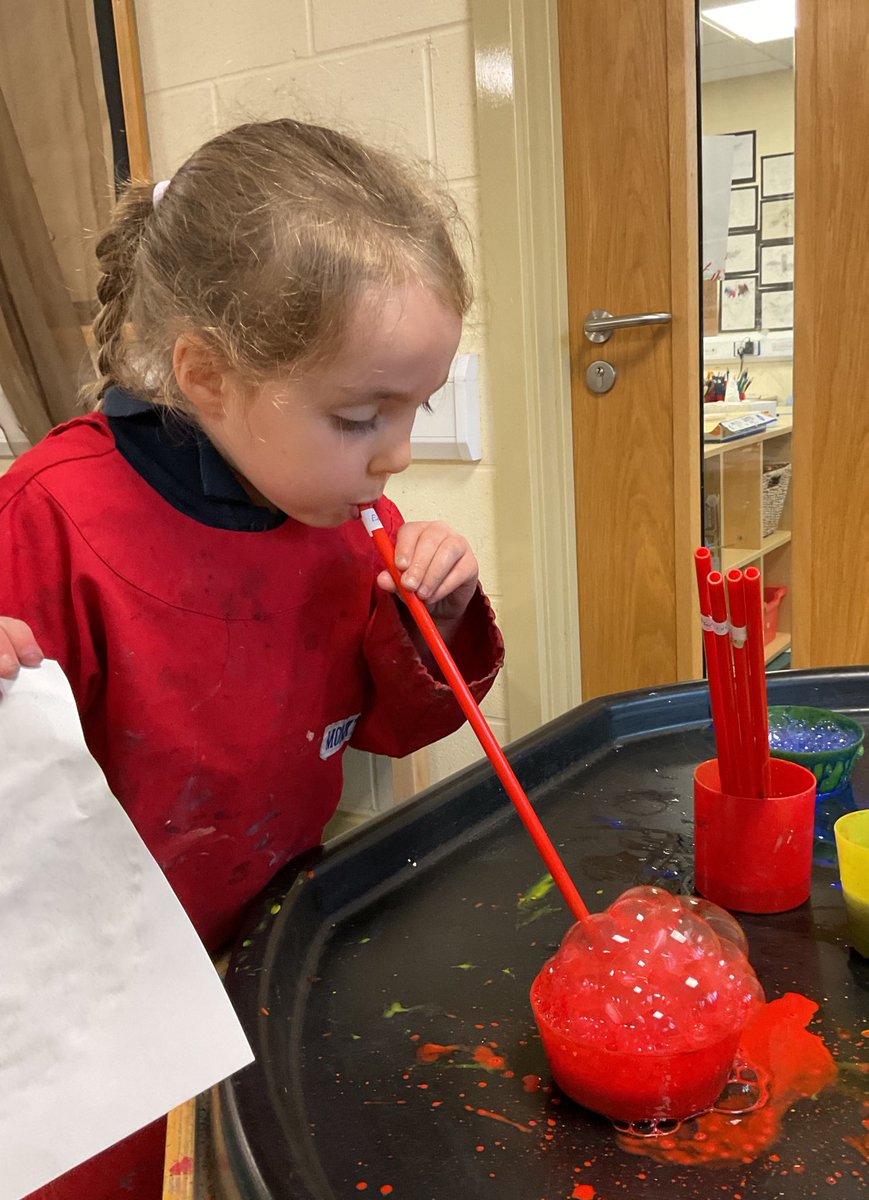 MonktonRecep's tweet photo. Bubbly fun in Reception this morning! 🫧🌈 https://t.co/ym81wEYdS9
