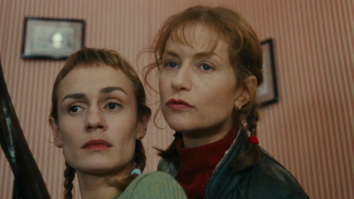 "La Cérémonie" de Claude Chabrol, une peinture au vitriol de la bourgeoisie française de province, ce vendredi à 21h. Dans le cadre de la rétrospective "50 ans de MK2".
Séance présentée par Sandrine Bonnaire et Marin Karmitz. 🎤 
cinematheque.fr/seance/41774.h…