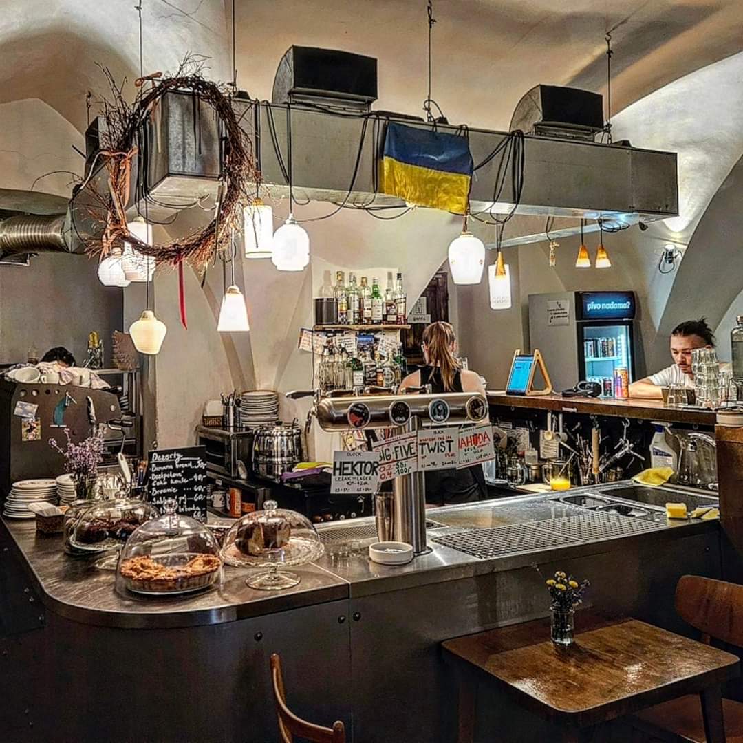 Wann ist ein Geheimtipp ein Geheimtipp? Zum Beispiel, wenn er direkt an der Touri-Route liegt und trotzdem nur Einheimische dort einkehren.

Und wo ist „dort“?

Lest nach:

blog.brunnenbraeu.eu/?p=45673