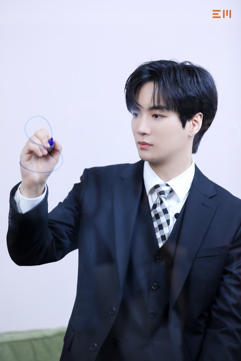 em_jonghyeon's tweet photo. [#NOTICE]
최고다김종현 ANDING 팬미팅 VCR 비하인드를
지금 바로 네이버 포스트에서 확인하세요 💙

✨ https://t.co/YvebsbChAI

#ANDING
#KimJonghyeon #김종현 https://t.co/H2QRTup1Nw