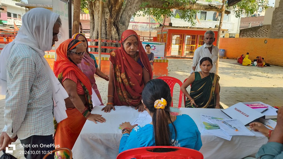 DoFactCheck's tweet image. दिनांक 01 अक्टूबर मंगलवार को रिति ऑय केयर हॉस्पिटल के सहयोग से अखिल भारतीय सतरंगी सलाम संगठन ने हनुमान मंदिर प्रांगण, मन्ना का पुरवा, डांडी ढ़ाल, प्रयागराज में फ्री नेत्र जाँच शिविर आयोजित किया था; जिसमें सभी का बिल्कुल फ्री में नेत्र जांच किया गया और परामर्श दिया गया