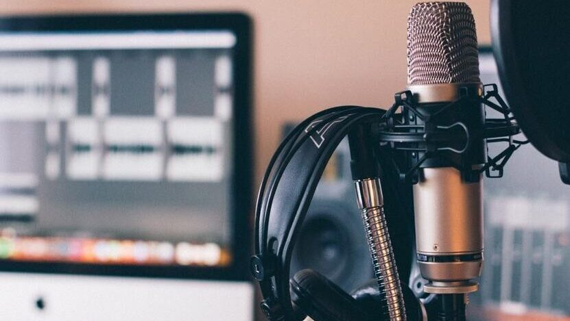 📚 #BLOG | Cómo crear un podcast: guía paso a paso

ℹ Hay muchos según las preferencias de cada persona, solo tienes que encontrar el que más se adecúe a tus gustos.

🌐 loupod.es/como-crear-un-…