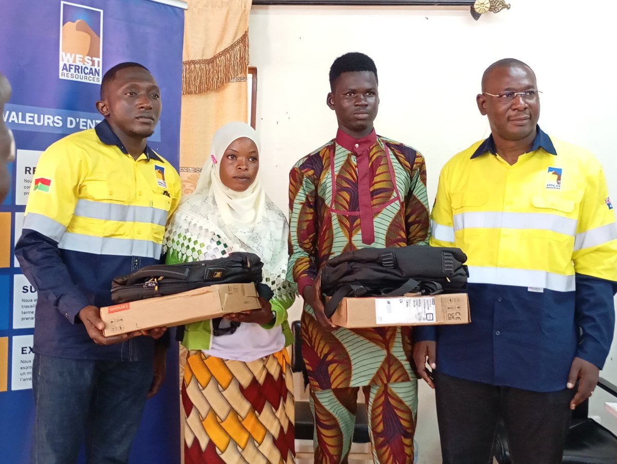 eliekabore's tweet image. Burkina Faso : La mine de #SOMISA octroie 2 bourses (1 fille et 1 garçon) parmi les 10 meilleurs bacheliers du Bac 2024 dans la commune de #Boudry ayant obtenu de meilleures moyennes à l’examen du baccalauréat, session 2024
lnkd.in/dWW7Whn9 

@MINESACTUBf