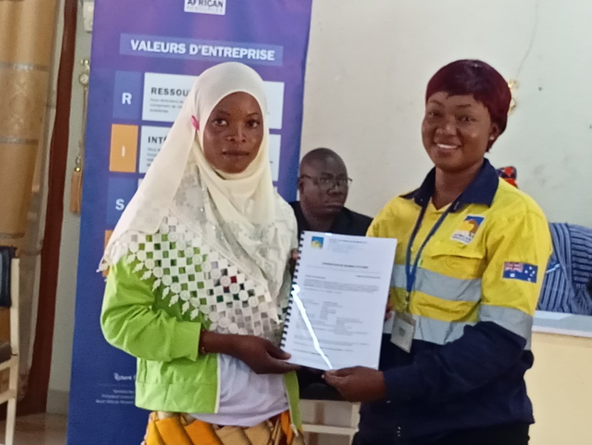 eliekabore's tweet image. Burkina Faso : La mine de #SOMISA octroie 2 bourses (1 fille et 1 garçon) parmi les 10 meilleurs bacheliers du Bac 2024 dans la commune de #Boudry ayant obtenu de meilleures moyennes à l’examen du baccalauréat, session 2024
lnkd.in/dWW7Whn9 

@MINESACTUBf