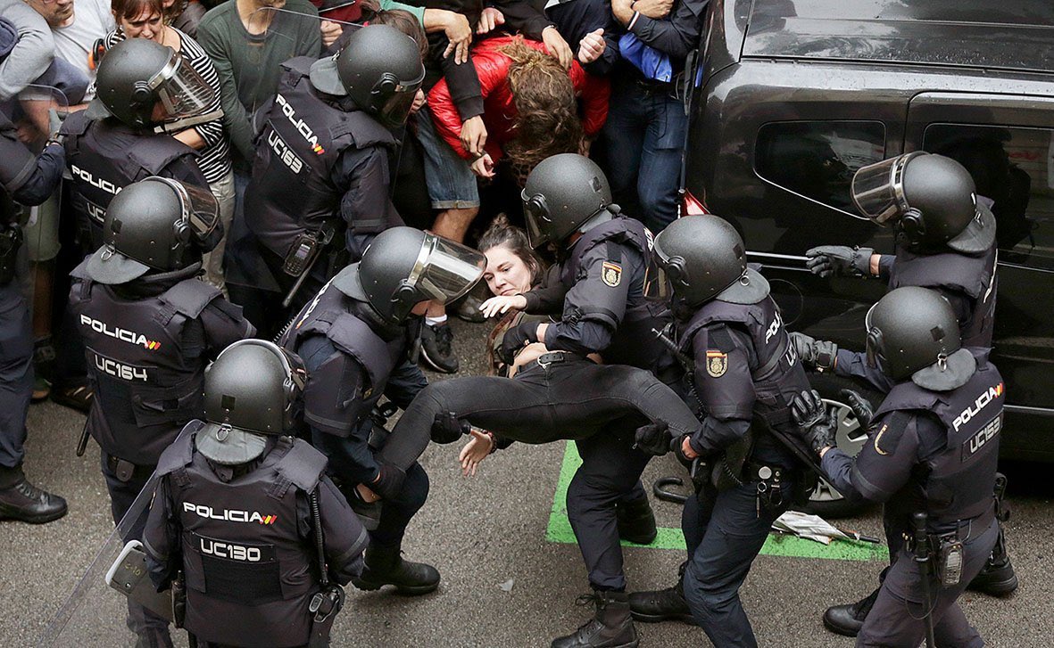Ara ens parleu de convivència quan fa set anys vau ser còmplices de la violència contra veïnes de Sabadell.
No espereu disculpes.
