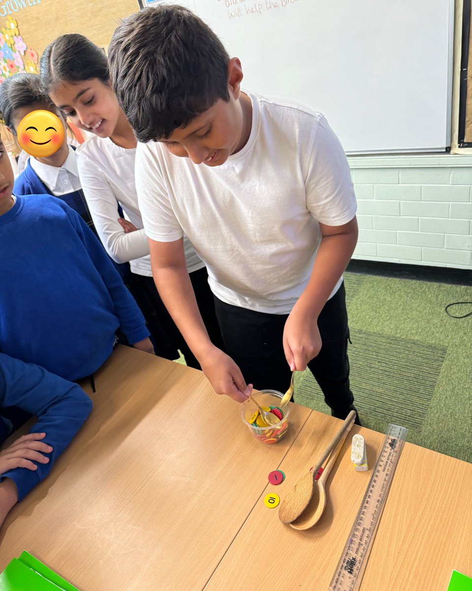 carltonj_i's tweet photo. In Year 6, we have been exploring how animals adapt to their environments. We used different sized equipment to represent the variation in birds to see how many seeds they could collect #Investigation #WorkingScientifically #DisciplinaryKnowledge https://t.co/eCcofnI7Gk