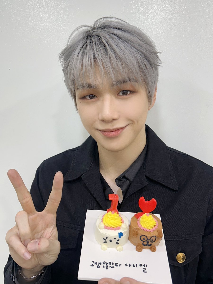 강다니엘(KANGDANIEL) tweet media