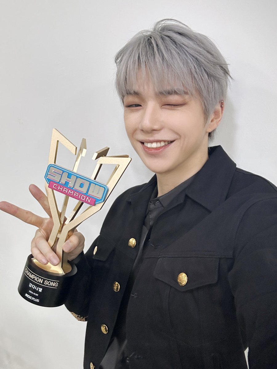 강다니엘(KANGDANIEL) tweet media