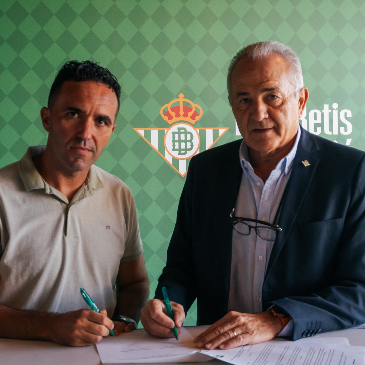 La Fundación Real Betis Balompié renueva su acuerdo colaborativo con Puerto Serrano ✍️🏀💚

➡️ realbetisbalompie.es/noticias/area-…