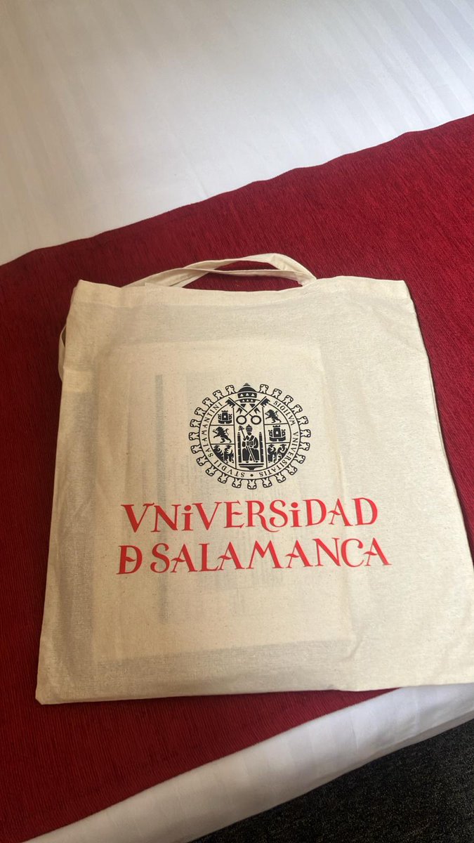We are at <a href="/usal/">Universidad de Salamanca</a> for #LModE8!

Today at 19.00, our María José Esteve (<a href="/UJIuniversitat/">Universitat Jaume I</a>) and Isabel Moskowich (<a href="/UDC_gal/">Universidade da Coruña</a>) will be presenting their work on multimodality in the Coruña Corpus!