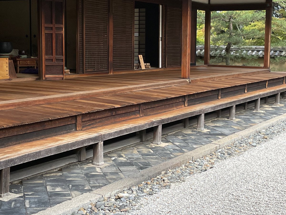 shinji_archi's tweet photo. 建築と庭の境界

美しい https://t.co/uarHpQpvwM