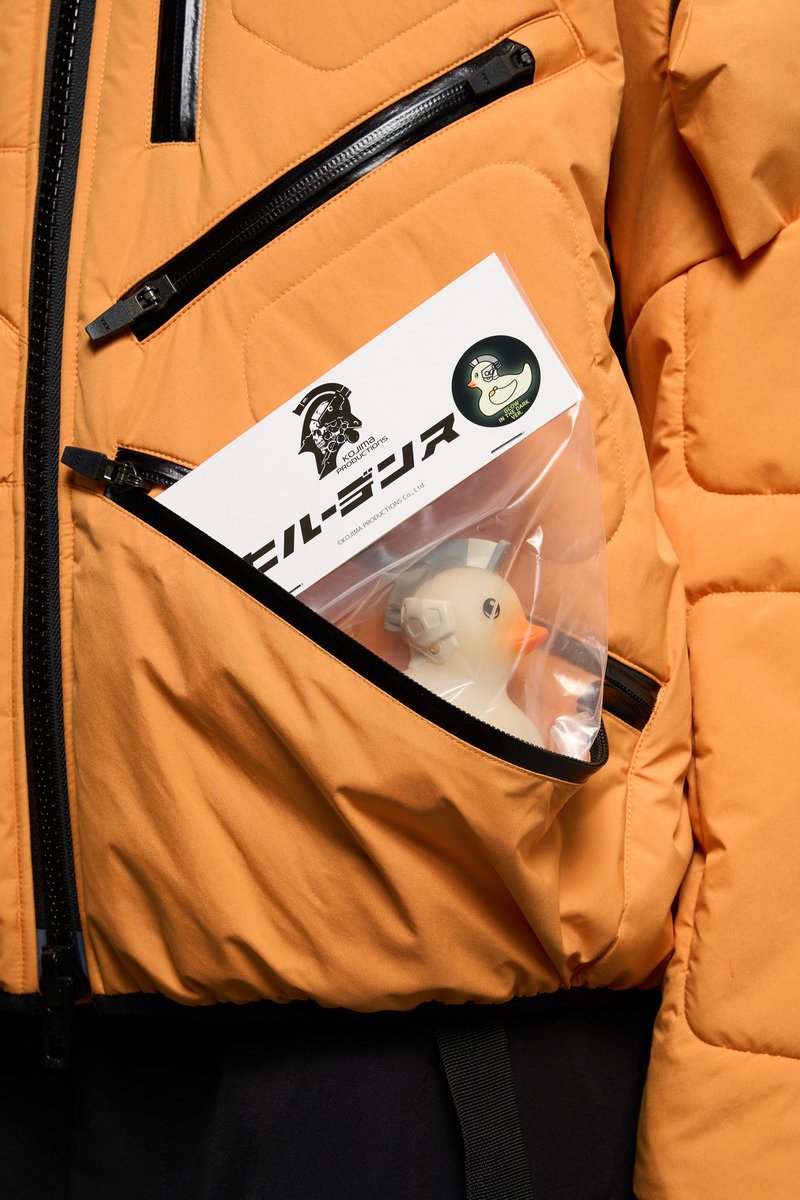 Sのオレンジはまだ在庫があるようです。僕はSサイズを着てます。
