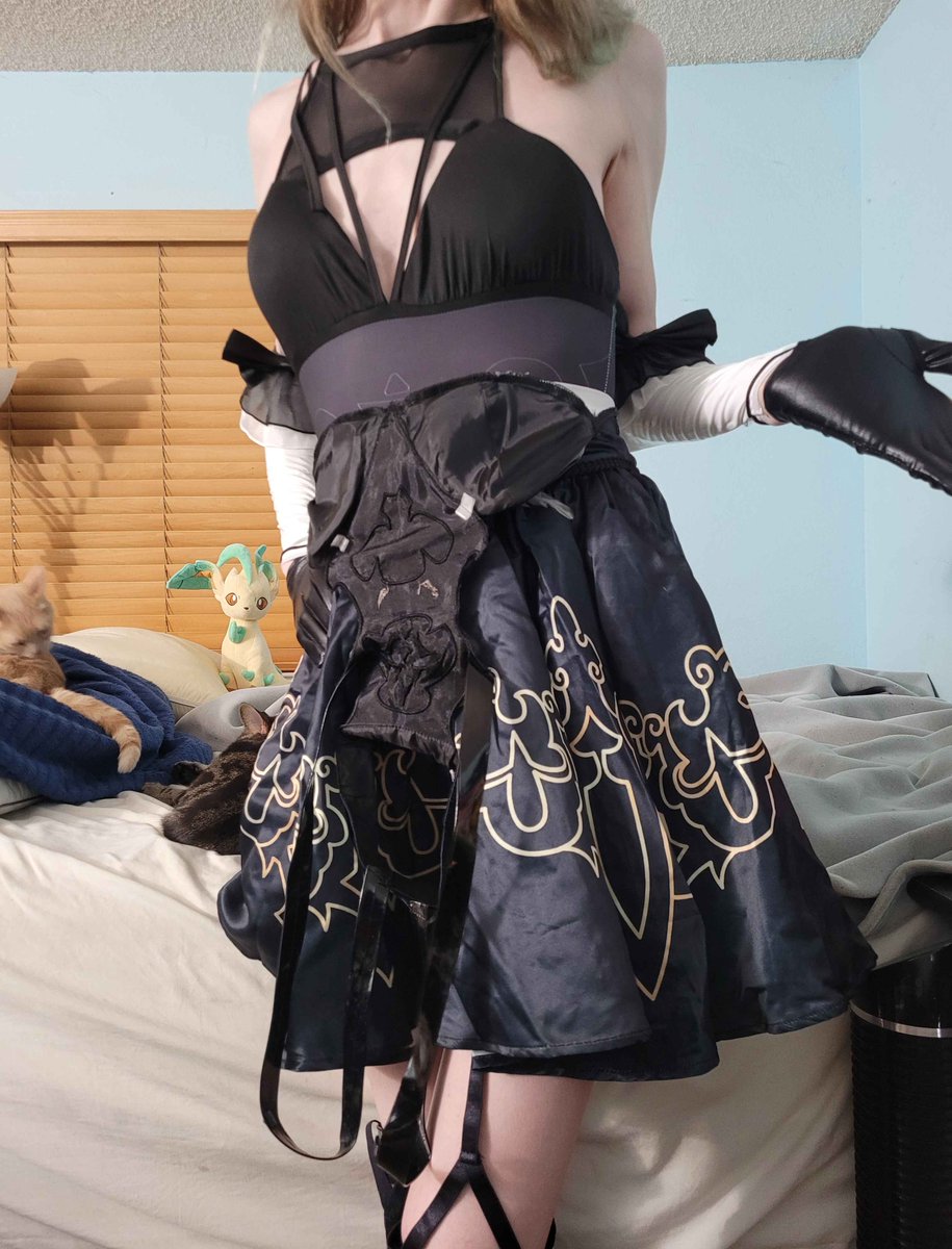 TalivasCali's tweet image. Trick or Treat Day 2
I told you I have more Nier outfits!
Remember how 2B is when she self destructs?
10 Retweets and I'll explode this dress right off!

And stream starting now~
#Halloween #Cosplay #Nier #2B #lewdtuber