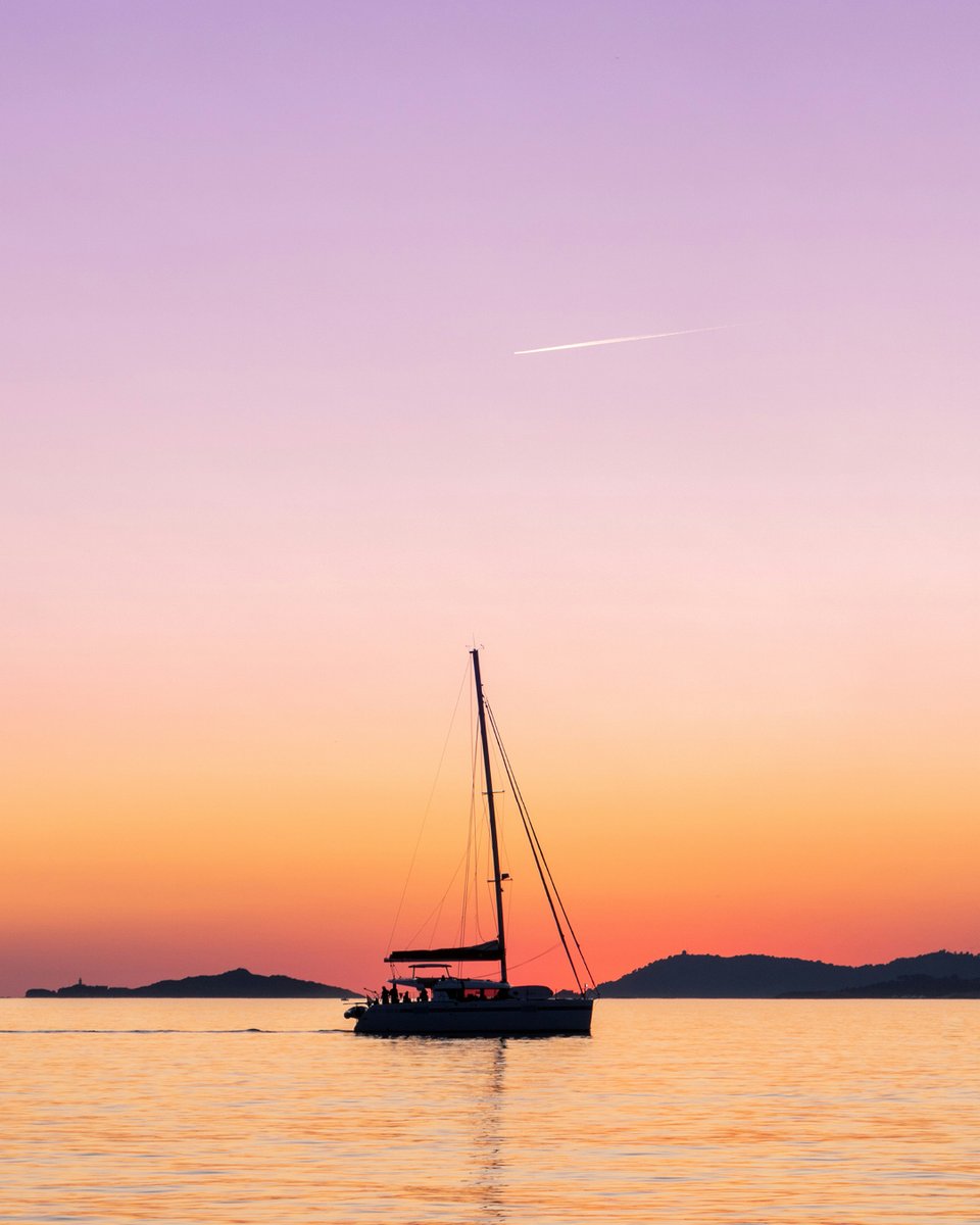 The former Browns Fashion owner, now founder of Leathersmith of London, lets us in on a beautiful secret spot in the South of France, just don’t tell anyone..

secrettrips.com/secret-tips/si…
⁠
#secrettrips #ÎledePorquerolles #explorefrance #islandlife