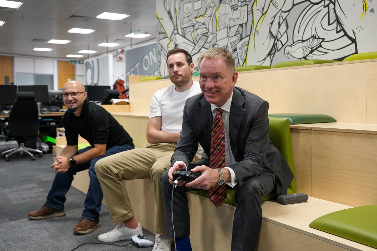 DCMS's tweet photo. Ever played Assassin's Creed or Just Dance on the Wii?

@Ubisoft is the creator of both - and many others that millions of people enjoy playing worldwide

@RhonddaBryant visits to understand what goes into making award-winning games and discuss challenges the sector faces https://t.co/k1RF26VqU7