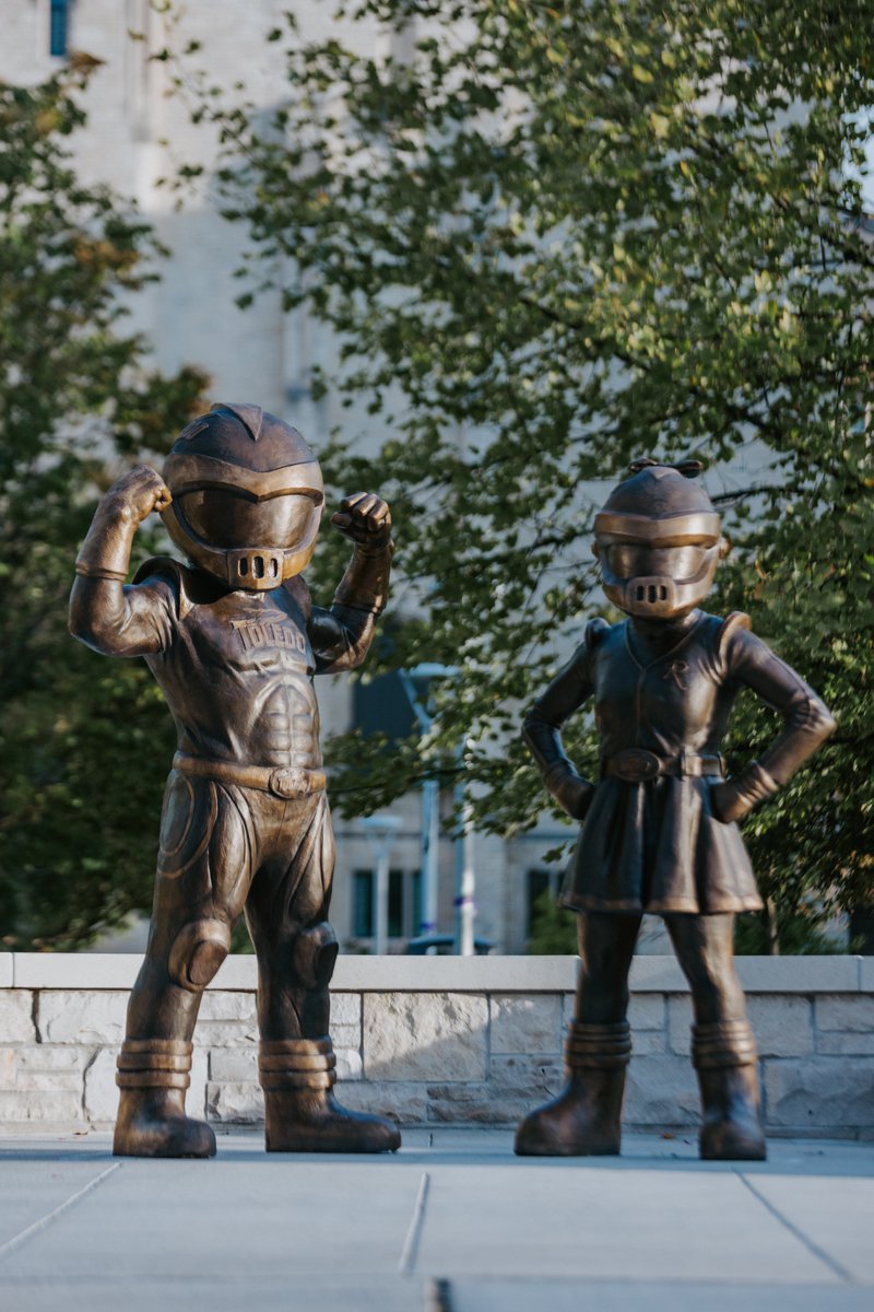 UToledo's tweet image. Catching those sun rays during the first official morning in Centennial Mall.
