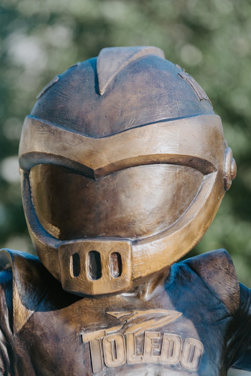 UToledo's tweet image. Catching those sun rays during the first official morning in Centennial Mall.