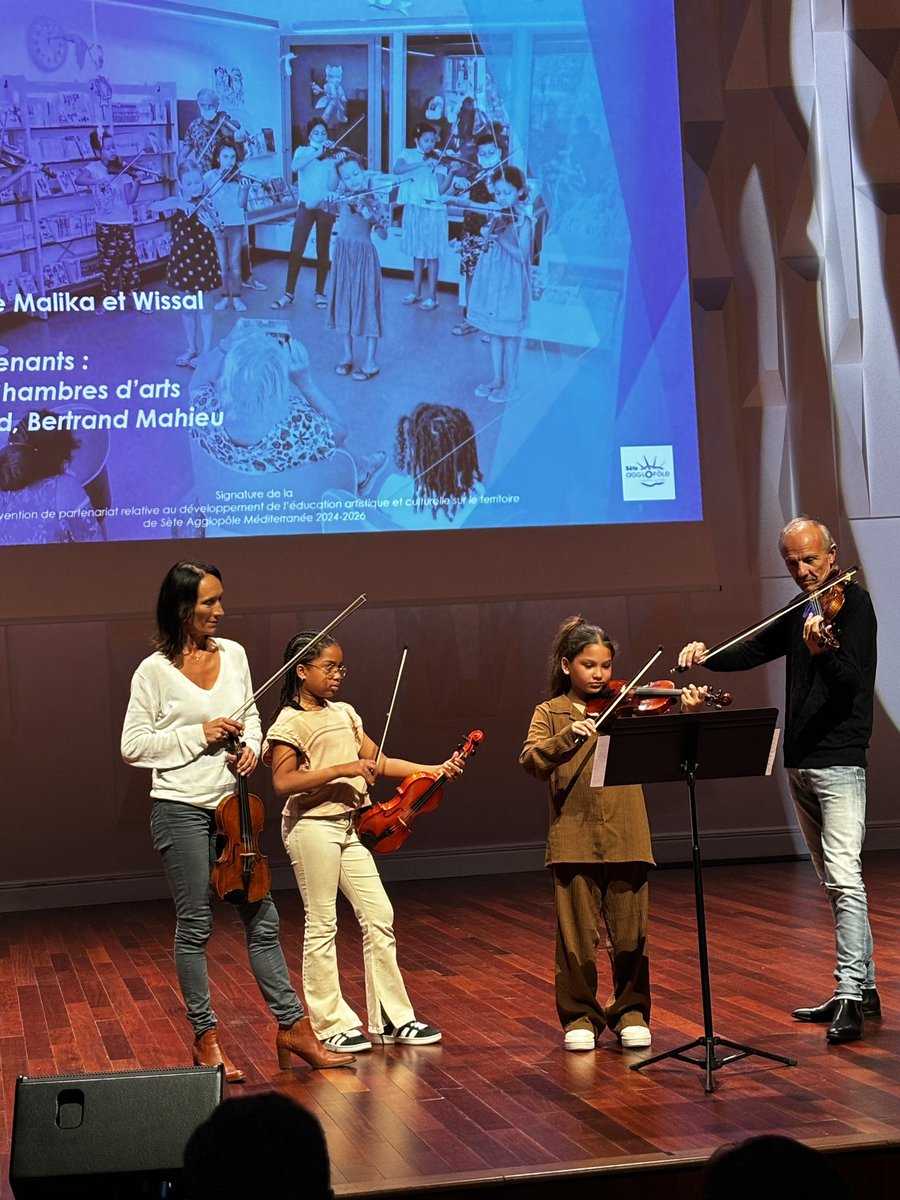 L’#EAC pour rêver, créer, partager, s’exprimer, s’épanouir, s’émanciper!

<a href="/MinistereCC/">Ministère de la Culture 🇫🇷</a> <a href="/acmontpellier/">Académie Montpellier</a> &amp; Sete_agglo_med renouvellent leurs engagements et leur dynamique pour généraliser l’EAC sur ce territoire d’exception. 
pour tous les enfants et tous les jeunes