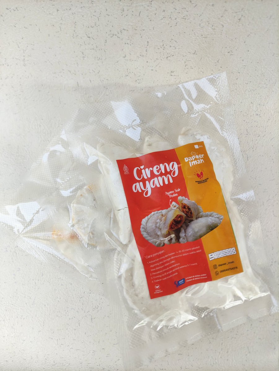 Catatan_ali7's tweet photo. YANG LIHAT BANTU RT YA 🙏

Bantu Jualin dagangan teman untuk bayar kuliah

GYOZA ISI 12 (saus+chilli oil) 35k
CIRENG AYAM ISI 6, 15k 
PACKING VACUM+THERMAPACK

Kirim dari klaten,baru bisa ke jabodetabek

ORDER atau untuk JUMAT BERKAH Dm https://t.co/QYEEh1xDdy