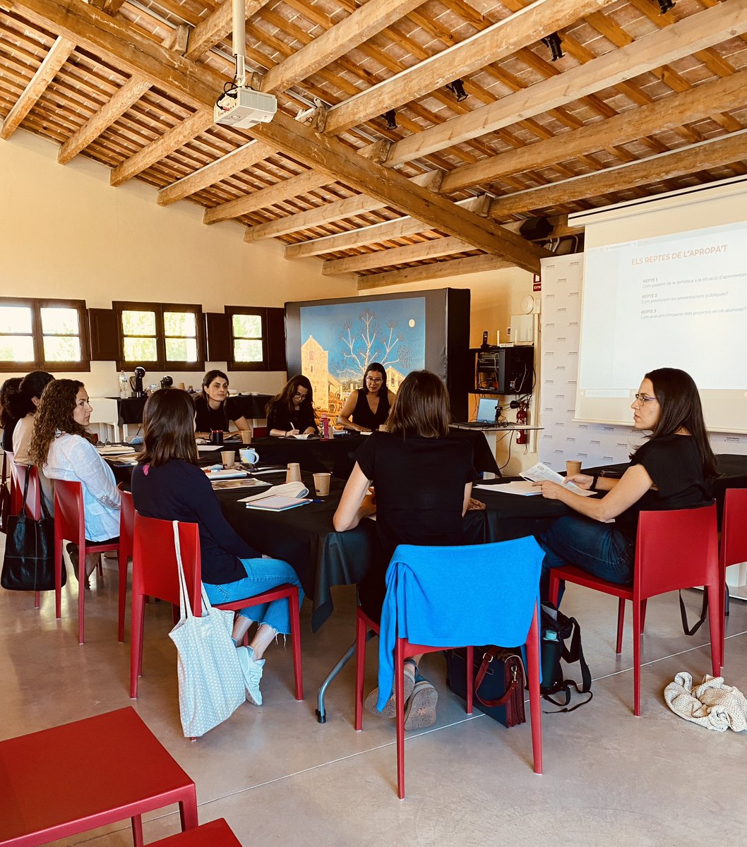 ProgramaAproPAT's tweet photo. Aquest inici de curs, hem presentat la nova 'Guia per a museus per desenvolupar un projecte aproPA'T'

La trobareu a l'apartat Recursos de la nostra pàgina web!
Esperem que sigui útil!!!

https://t.co/D4hTHPkk1f https://t.co/ouif6eZlMj