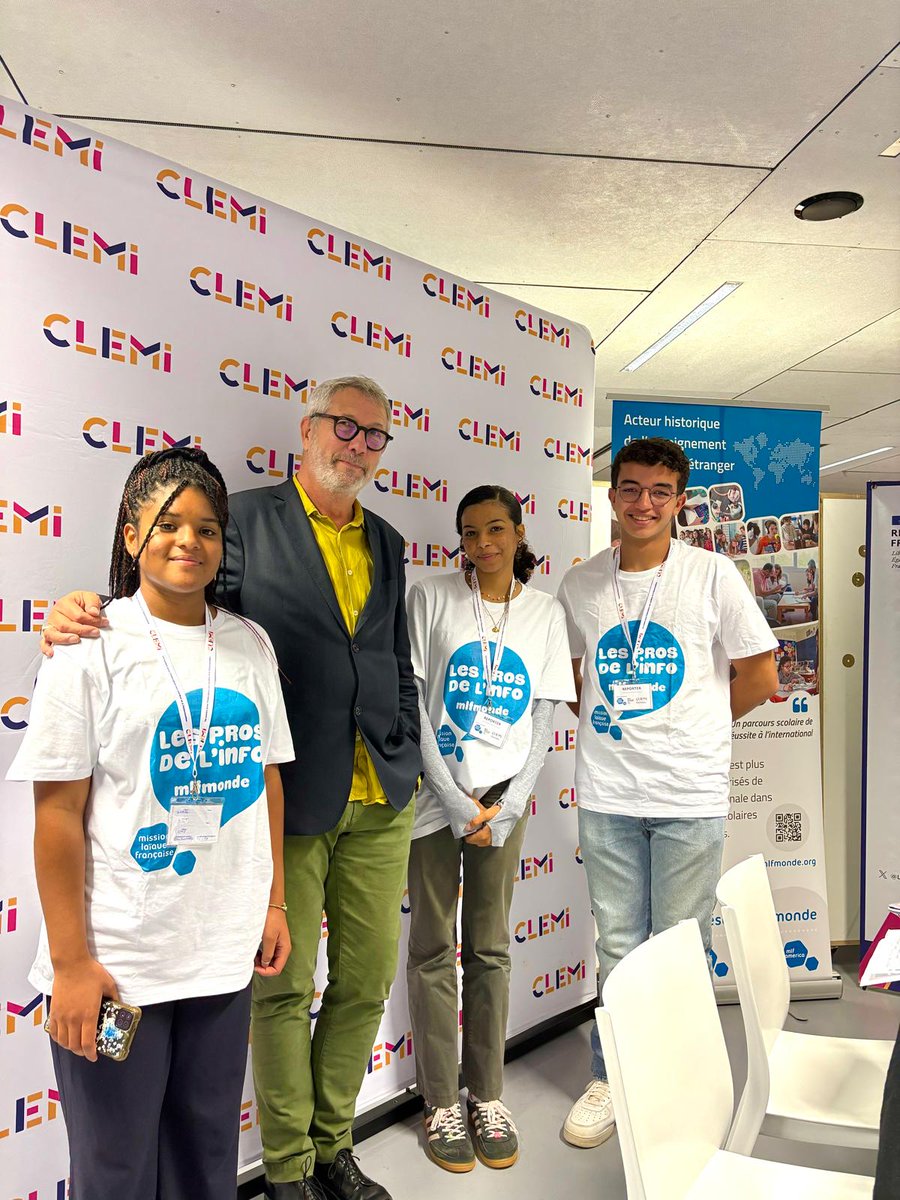 mlfmonde's tweet photo. Au programme des jeunes reporters #RéseauMlfMonde : réalisation de reportages, interviews, émissions de webradio…
Une expérience #ÉducMédiasInfo unique au service de l'engagement citoyen, ouvert sur le monde.
Ils portent haut les valeurs de l’éducation et de la #Francophonie24. https://t.co/M8j96SdvZN