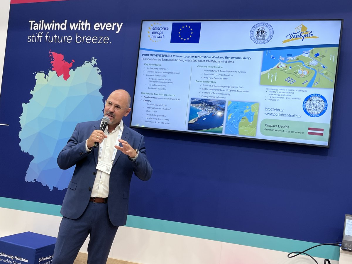 Septembra izskaņā Ventspils brīvosta piedalījās Hamburgas starptautiskajā vēja enerģijas nozares pasākumā WindEnergy, lai prezentētu  redzējumu par to, kā ostu varētu pārveidot zaļās enerģijas un ūdeņraža tehnoloģiju centrā.
Vairāk portofventspils.lv/lv/medijiem/ve…