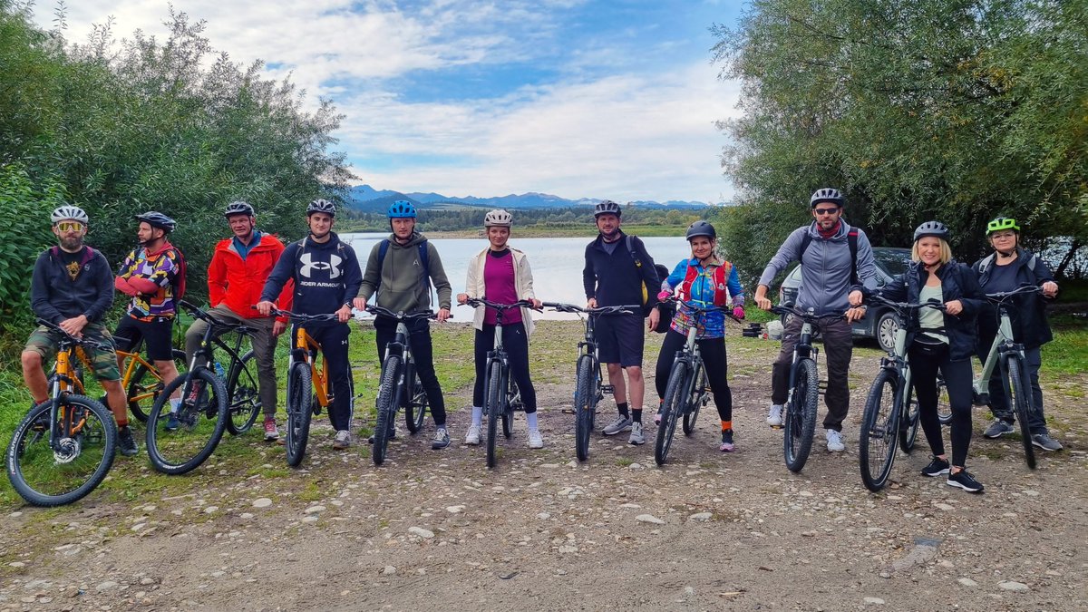 IsiGlobal's tweet image. Last week, our Polish team had an unforgettable day in the stunning #PieninyMountains, combining business updates with outdoor challenges and a fresh boost of motivation! #TeamISI #TeamBuilding #WorkAndPlay #BusinessGrowth