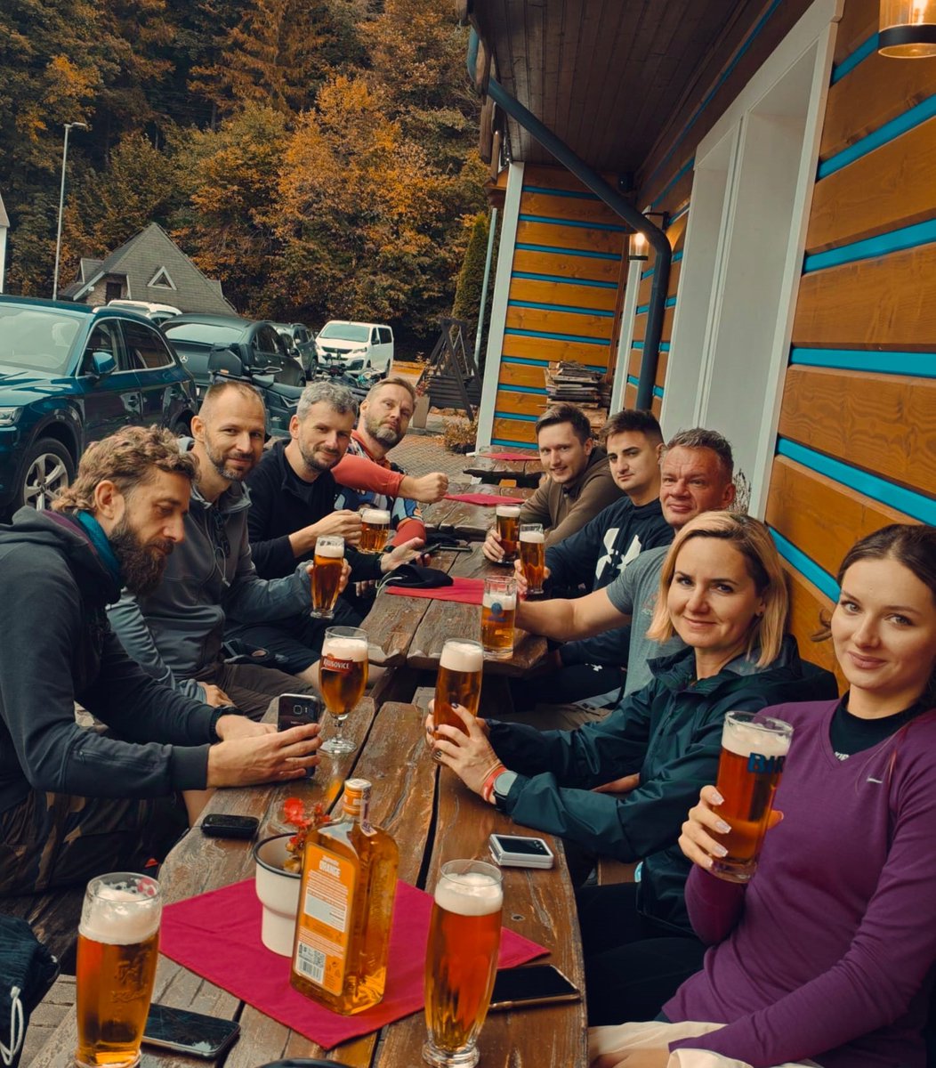 IsiGlobal's tweet image. Last week, our Polish team had an unforgettable day in the stunning #PieninyMountains, combining business updates with outdoor challenges and a fresh boost of motivation! #TeamISI #TeamBuilding #WorkAndPlay #BusinessGrowth