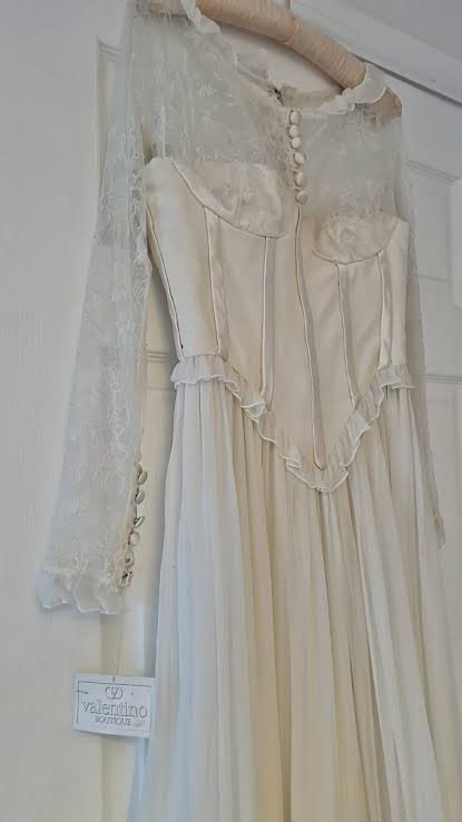 woke up finding out that someone was selling their vintage Valentino wedding dress and it's a custom version of this fw1993 corset dress i- woke up finding out that someone was selling their vintage Valentino wedding dress and it's a custom version of this fw1993 corset dress i-