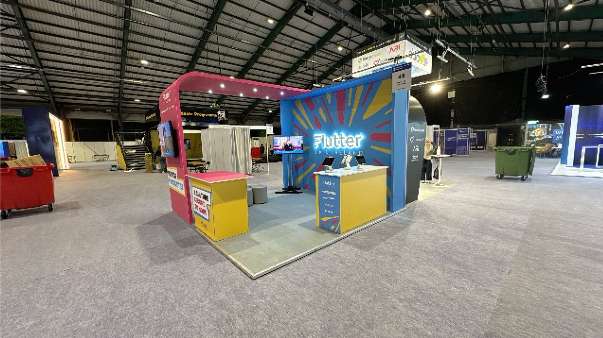 Symbiosis_UK's tweet image. This stand is always a winner for #flutterentertainment at the @gradireland Careers Fair with queues of visitors stretching round the hall! Have a great show guys.
#exhibitionstandbuilders #exhibitionstanddesign